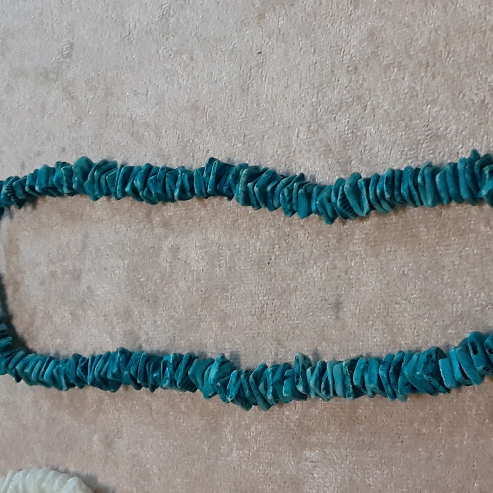 2 Vintage 60's 70's Hawaiian Pooka Puka Shell Surfer Beach Necklaces - Picture 2 of 5